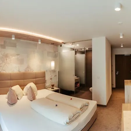 Hotel St-leonhard 3*