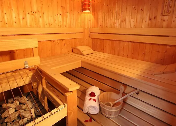 Hotel St-leonhard 3*