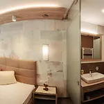 Hotel St-leonhard 3*