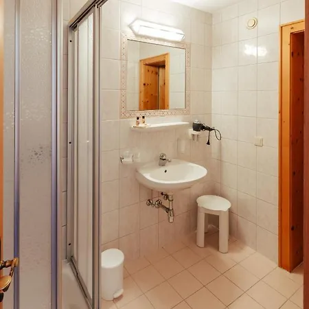 St-leonhard Hotel